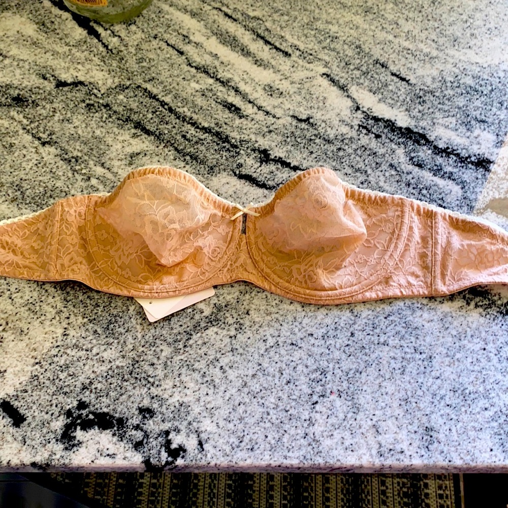 NWT b. tempt’d by Wacoal 32 DDD Nude Strapless Soft Cup Bra